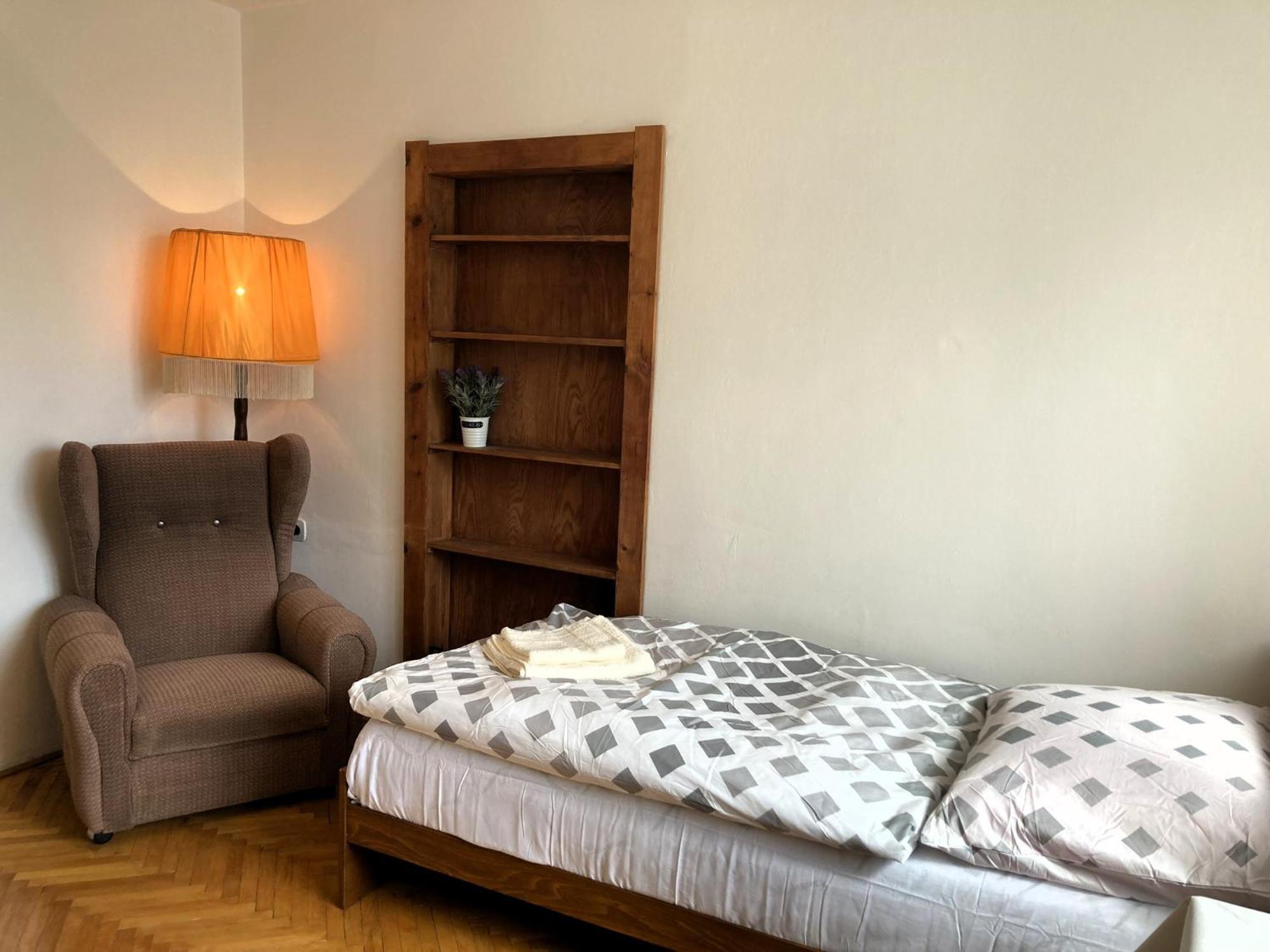 Spacious Apartment - Free Parking! Прага Экстерьер фото