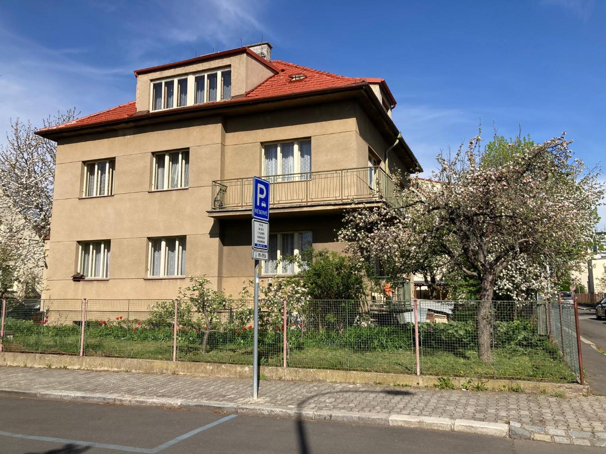 Spacious Apartment - Free Parking! Прага Экстерьер фото